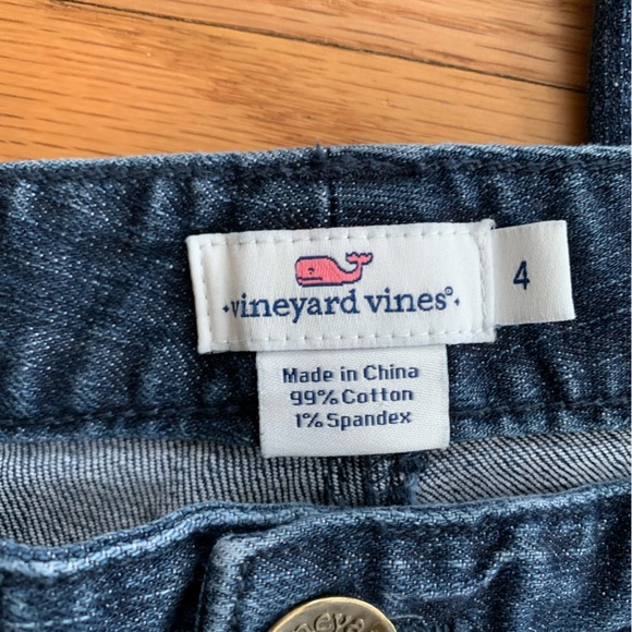 Vinyard Vines Jeans ~ Size 4, Straight Leg ~ Dark Wash ~ Great condition - Picture 3 of 5